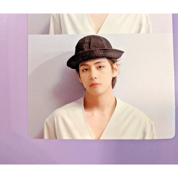 Photo card V Kim Taehyung BTS from OFFICIAL MERCH BOX Army Room DIY- Car… - Picture 3 of 6